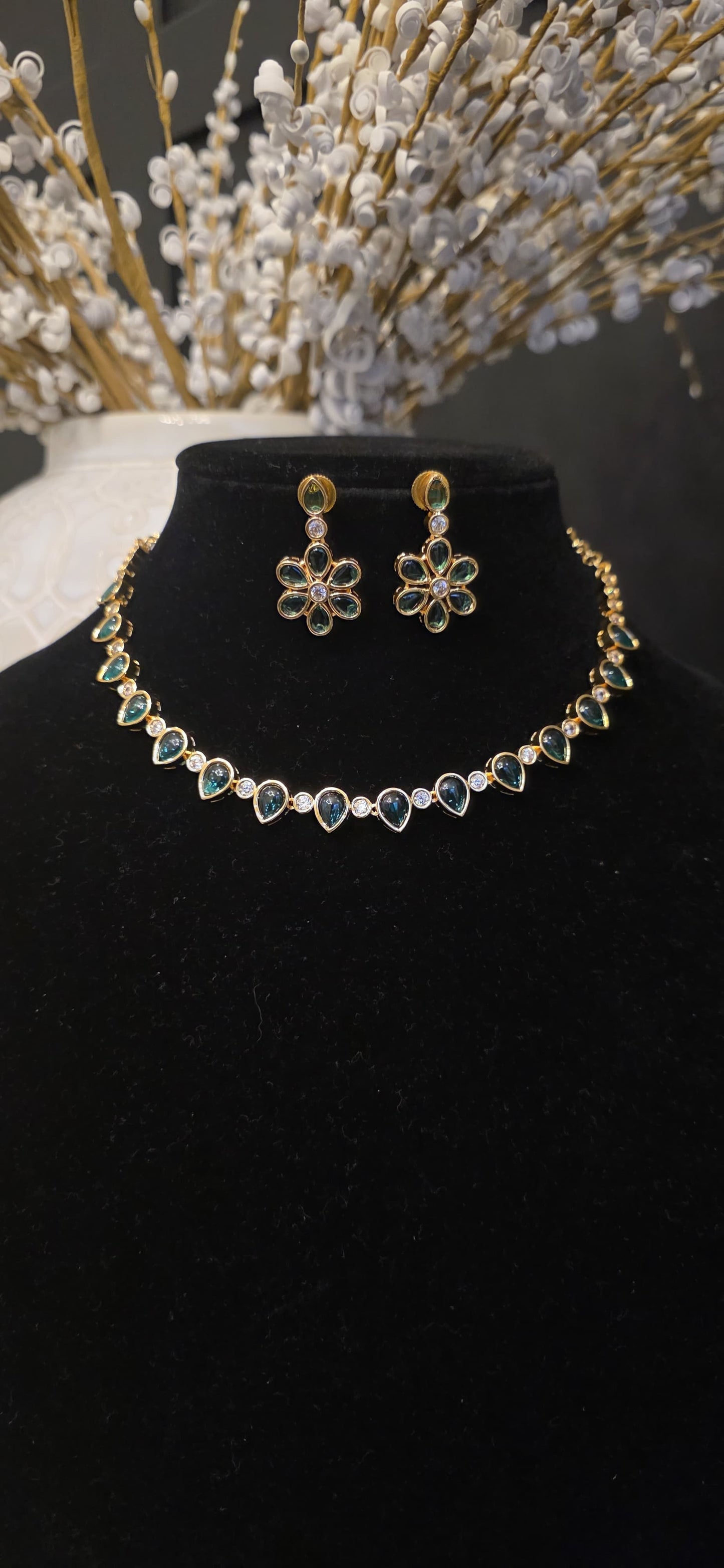 Emerald Blossom Teardrop Necklace & Earrings Set