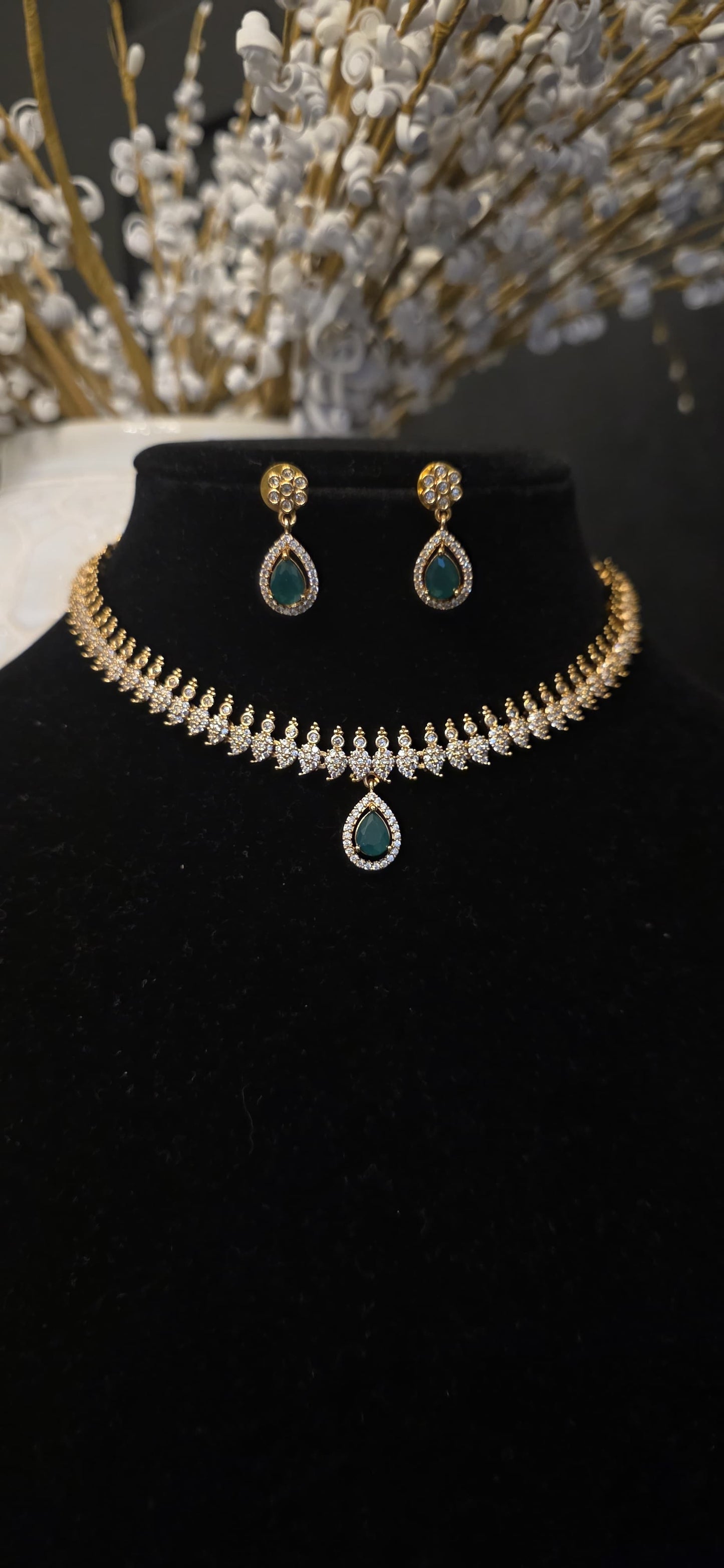 Emerald Dewdrop Necklace & Earrings Set